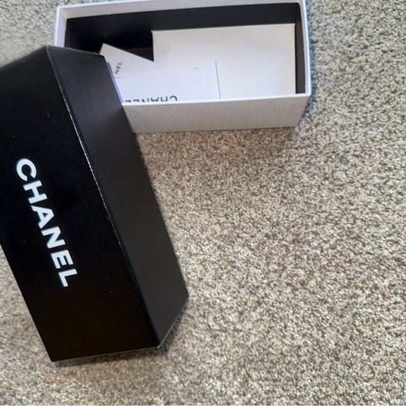EMPTY Authentic CHANEL SUNGLASS BOX. - Picture 8 of 8